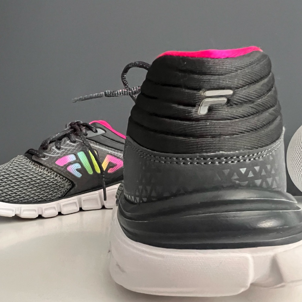 Fila Women's Memory
Multiswift Running Shoe - Gray with Pink / Rainbow - Picture 7 of 13